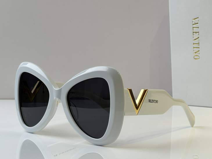 Picture of Valentino Sunglasses _SKUfw67175916fw